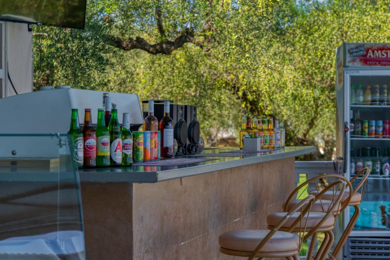 אליקאנאס Kozanos Hotel & Suites מראה חיצוני תמונה